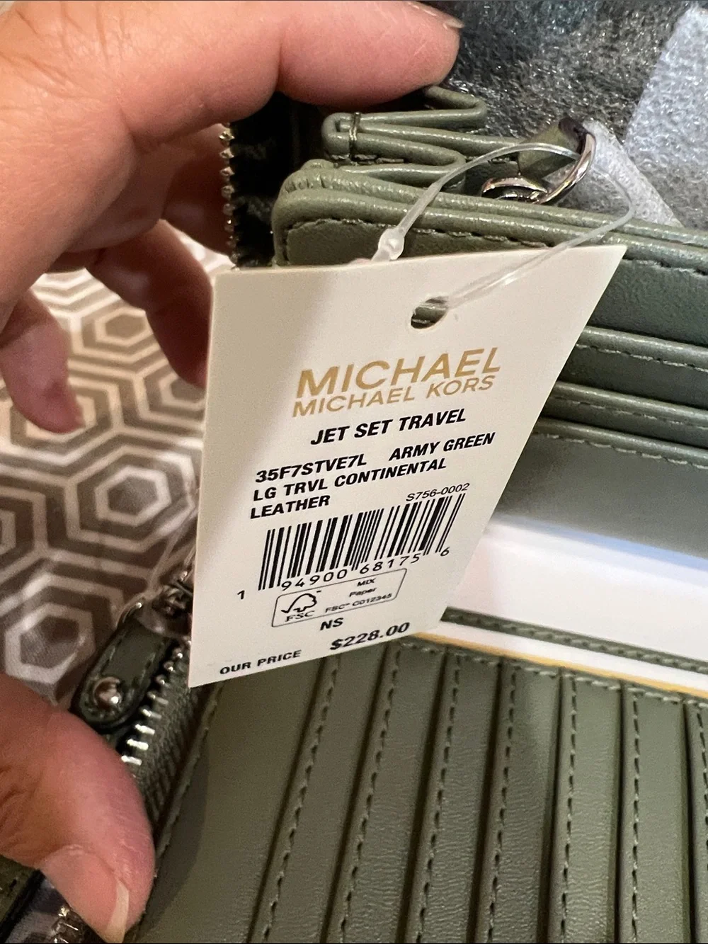 Michael Kors ARMY GREEN LG TRVL continental wallet leather w/detachable strap